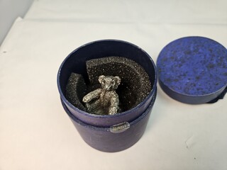 Teddy beer beeld – Royal Selangor