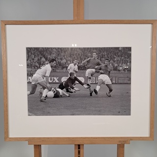 Foto, Ron Kroon, Johan Cruijff scoort in voetbalwedstrijd Ajax-ZSCA