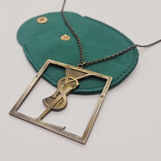 Yves Saint Laurent pendant collier