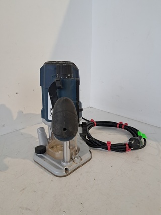 Bovenfreesmachine 230V Bosch, GOF 1250 CE, bouwjaar 2018