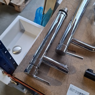 4x Waskomkraan, 3x chroom – 1x mat zwart