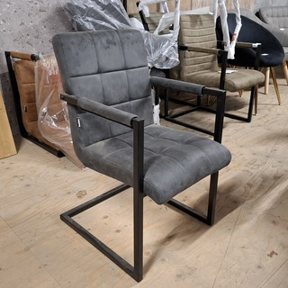 7x Eetkamerstoel met armleuning