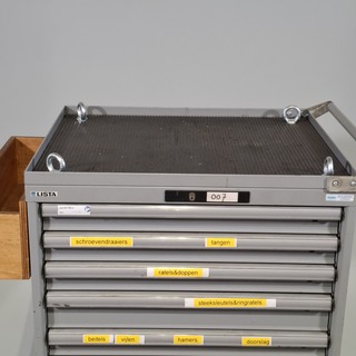 Gereedschapswagen met inhoud, Lista