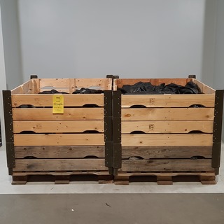 Partij lederen jassen en broeken