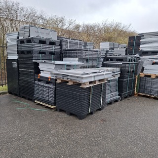 Partij uni-paks, O.a Engels