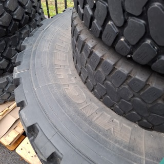 3x Vrachtwagenband en 3x autoband, Michelin, Continental, XZL, LM90