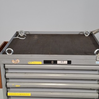 Gereedschapswagen met inhoud, Lista