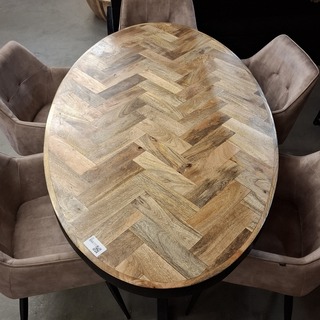 Ovale eetkamertafel met 5x stoel