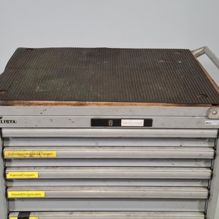 Gereedschapswagen met inhoud, Lista