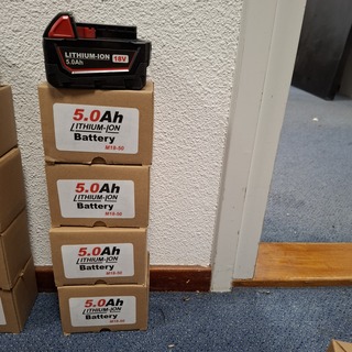 4x Accu 18V – 5.0Ah M18-50