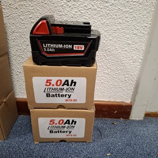 2x Accu 18V – 5.0Ah M18-50