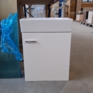 Fonteinmeubel, Mat wit