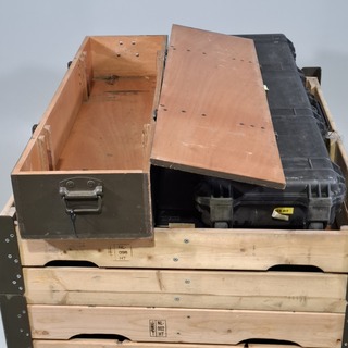 Ca. 10x Transportkoffer en 1x kist, O.a. Minelab