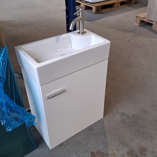 Fonteinmeubel, Mat wit