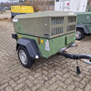 Mobiele compressor, Ingersoll-Rand, typer1075F726, 2003