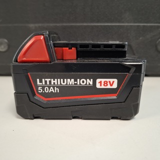 2x Accu 18V – 5.0Ah M18-50