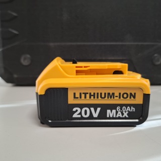 2x Accu 20V – 6.0Ah DCB200-60