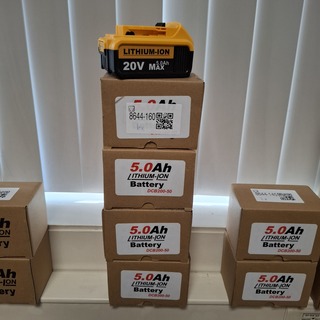 4x Accu 20V – 4.0Ah DCB200-50