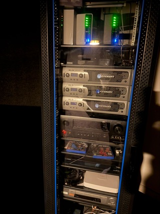 Complete bioscoopset, Met Dolby 7.1 en professioneel JBL Surroundspeak