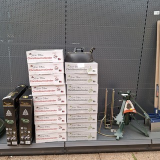 Partij kerstboomstandaarden o.a. Star-Max, Jardifer