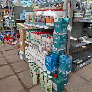 Partij vloeibare meststoffen Canna