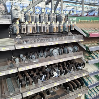 Partij wielen en scharnieren o.a. Starx