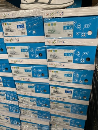 Ca. 1500x Sportschoenen, Diverse maten en modellen