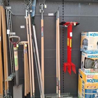 Partij tuingereedschap o.a. Spear & Jackson, Talen Tools