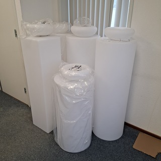 5x sokkel en 5x schaal met LED verlichting Wit