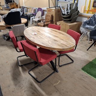 Ovale eetkamertafel met 4x stoel