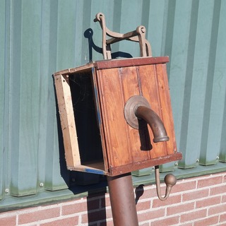 Waterpomp met zwengel