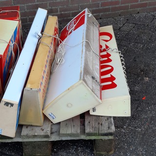 8x Nostalgische lichtreclame borden
