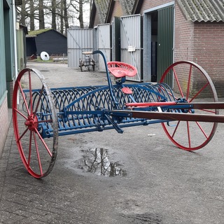 Paard getrokken hooihark Nicholsons Newark