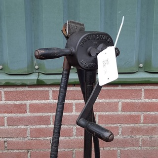 Nostalgisch veescheer apparaat, Burman & Sons