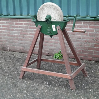 Nostalgische maaimes slijpinrichting