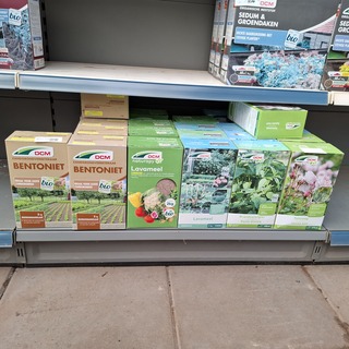 Partij diverse tuingroeimiddelen DCM