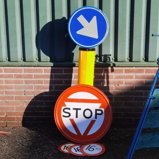 6x Diverse aanduiding borden