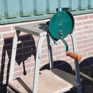 Maiskolvenpeller op onderstel