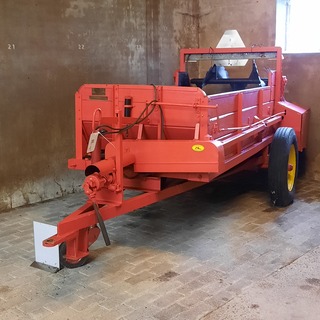 Nostalgische mestverspreider Solus, GS3, bouwjaar 1964