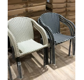 Ca. 70x Stapelstoel Paco, beige/zwart