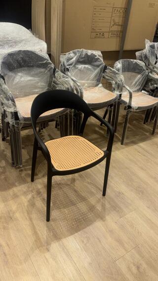 Ca. 50x Stapelstoel Paco, zwart/beige