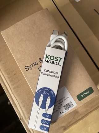 Ca. 400x Laadkabel, Kost Mobile, USB-C naar lightning