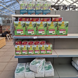 Partij gazonmeststof Compo, DCM