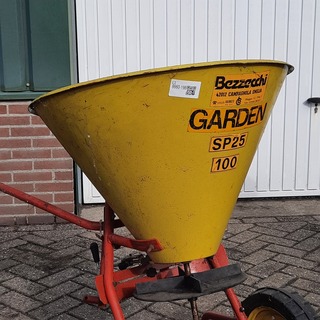 Kunstmeststrooier Bezzecchi, SP25