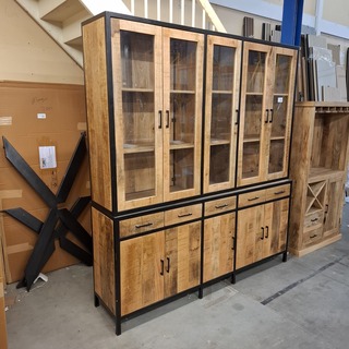 Buffetkast, mangohout