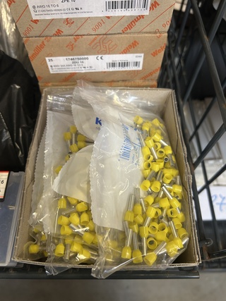 60x Bouwmarkt artikelen w.o. verbindingsrijgklem, adereindhulzen W.o.