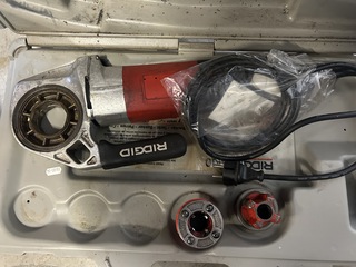 Draadsnijmachine met 2 draadsnijkoppen Ridgid, Model 600