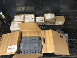 8x Meterkast toebehoren w.o. aardlekschakelaar, kabel- en geleider bev