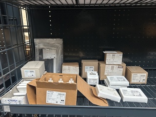 Partij meterkast toebehoren w.o. smelt- en mespatronen en magneetschak