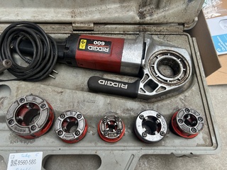 Draadsnijmachine met 5 koppen Ridgid, Model 600